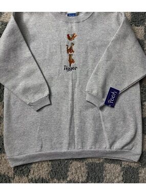 VTG 90s POOH Tigger Crewneck Embroidered Sweatshirt Pullover Gray Size 2XL Brazo